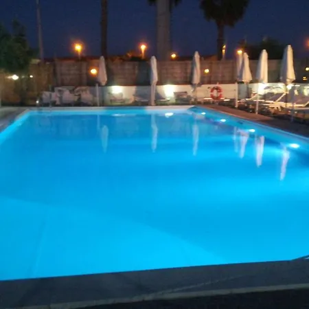 Alphio's Garden מלון בלפאסו